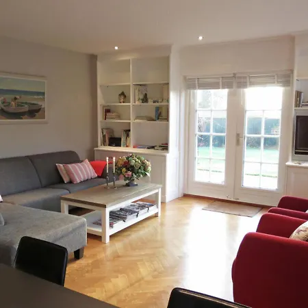 Casa vacanze Detached Holiday In The Centre Of The Forest In *